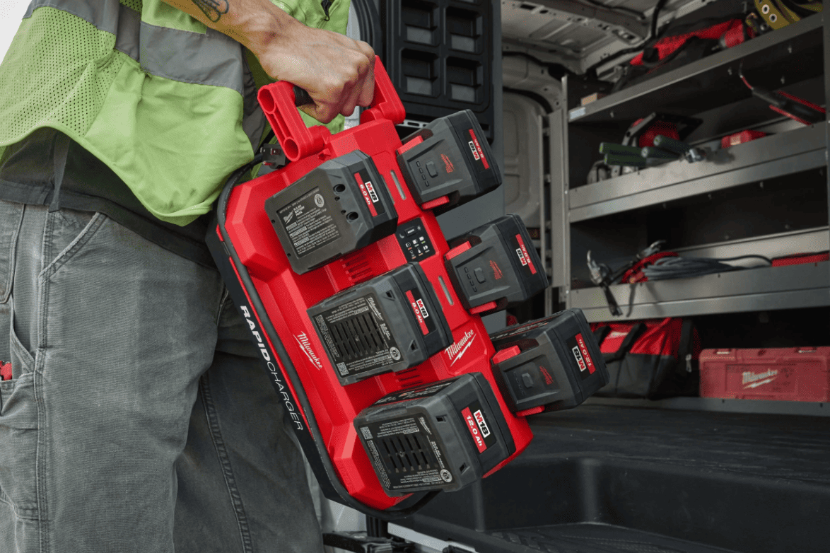 M18 ™ CHARGEUR RAPIDE MOBILE 6 BAIES PACKOUT™ – Image 3